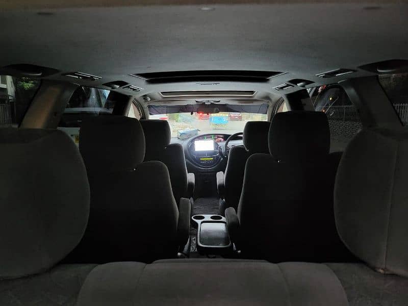 Toyota Estima 2006 17