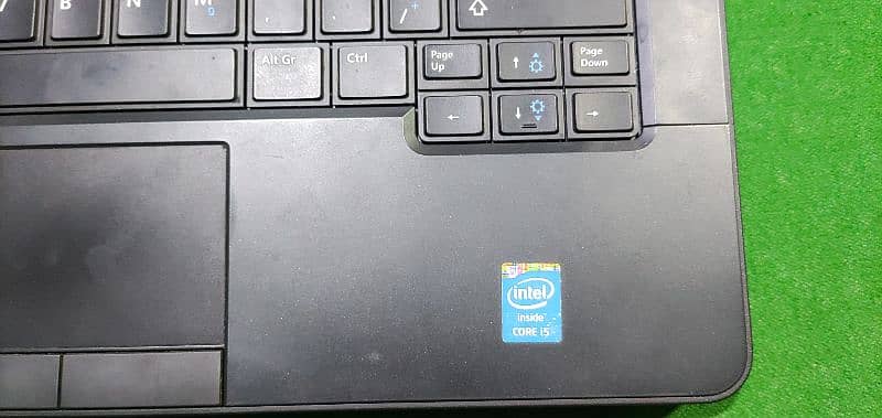 DELL Latitude E5440 Laptop 4