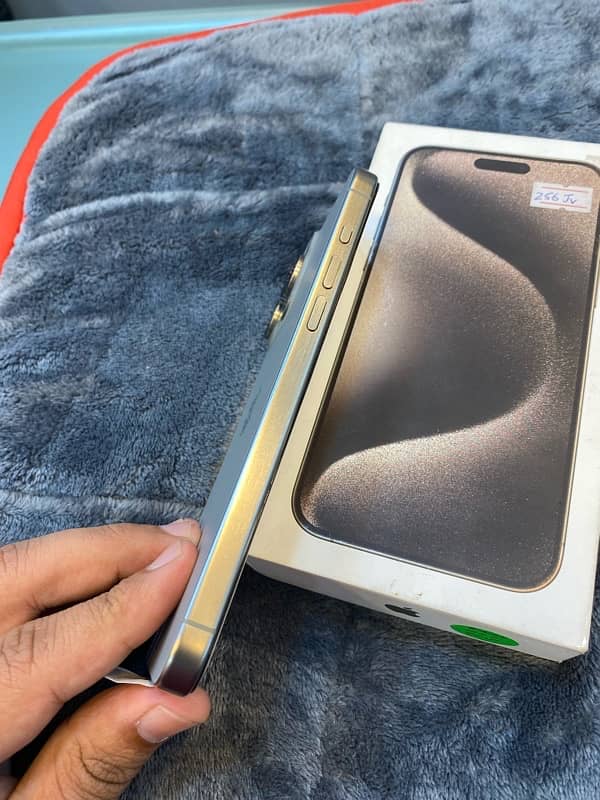 iphone 15 Pro max 256gb Full Box 3