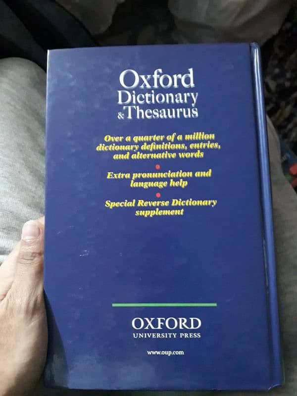 OXFORD DICTIONARY & THESAURUS III 1