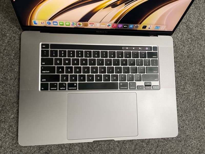 MacBook Pro 2019 Core i9 8 core processor 2