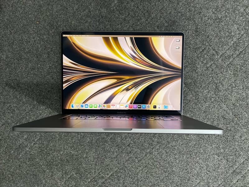 MacBook Pro 2019 Core i9 8 core processor 4