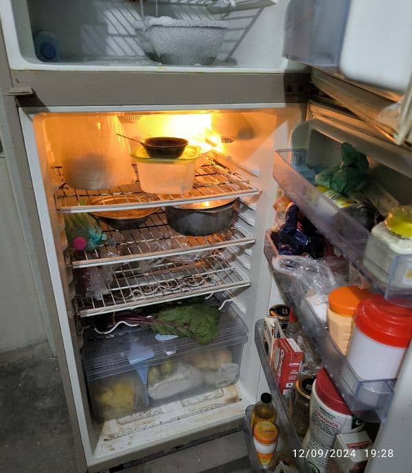 used full aize fridge for sale urgently 1