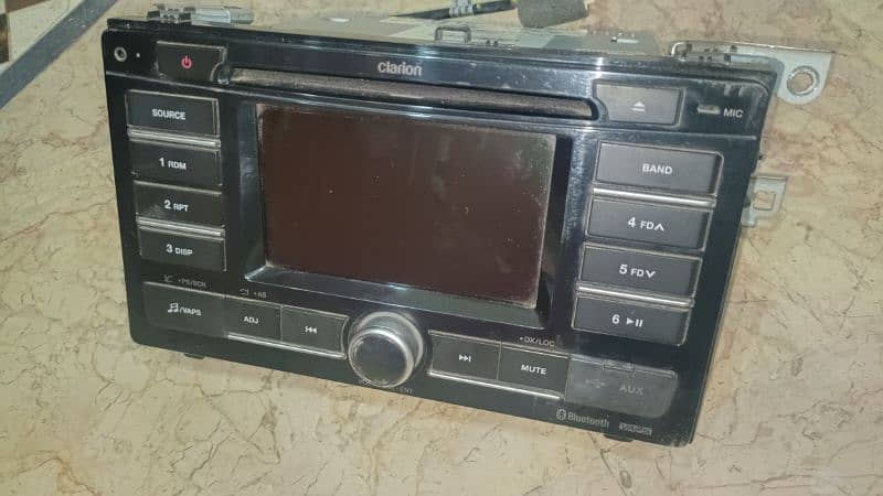 Gli original clarion MP 5 player 1