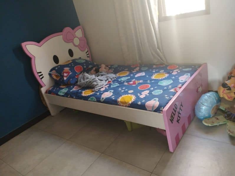 2 kids beds for sale in good price just like new 1