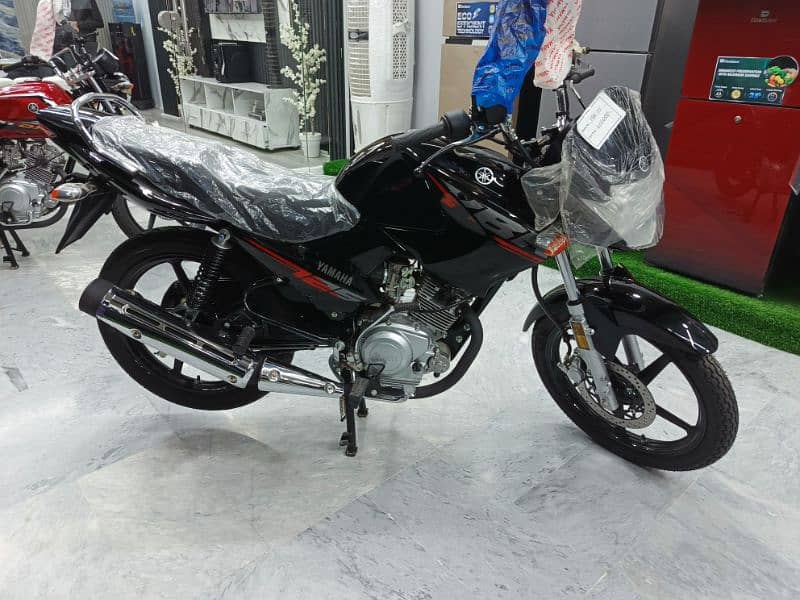 YAMAHA YBR 125 BRAND NEW 1