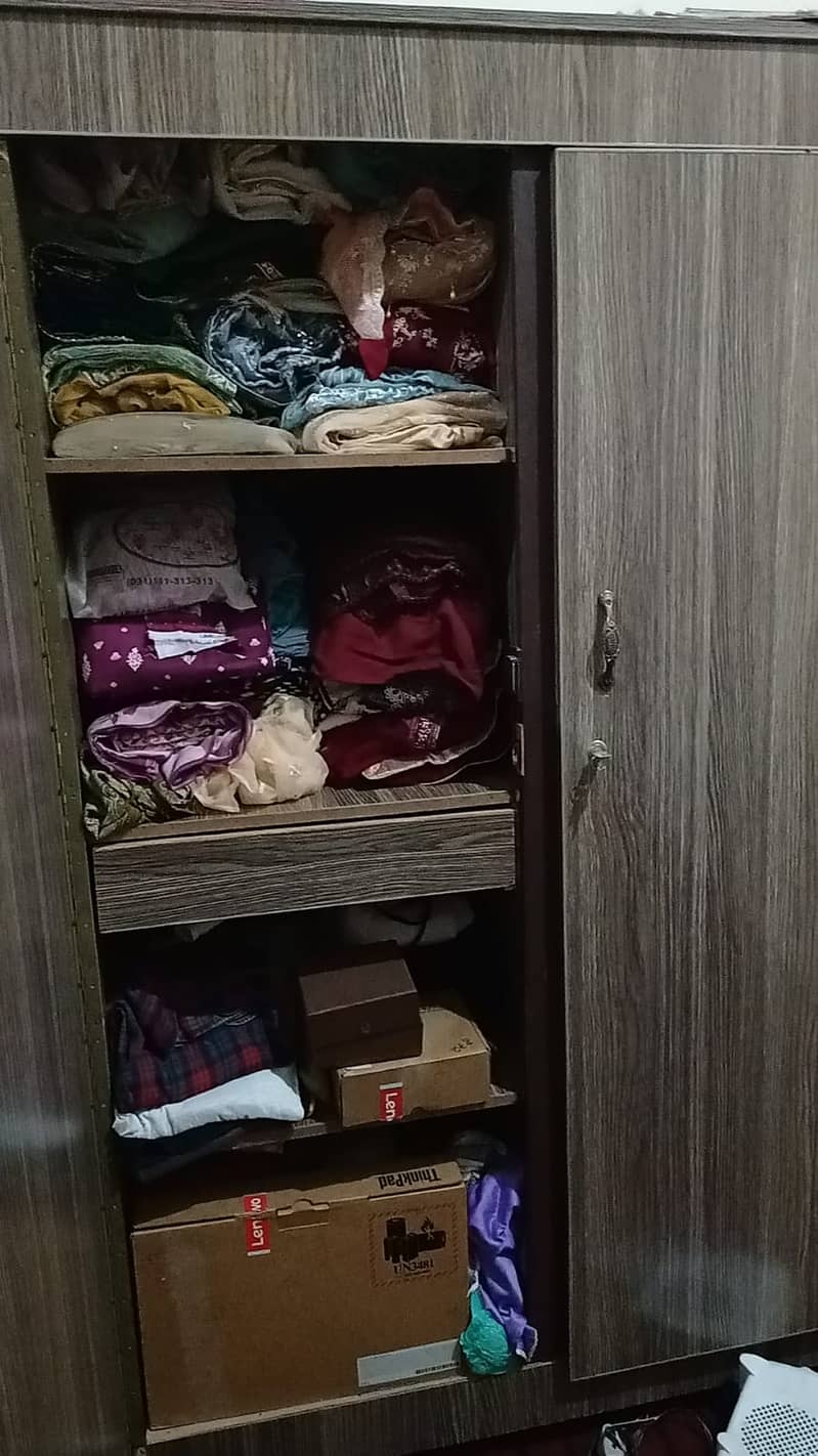 Iam selling my 2 wardrobe 2