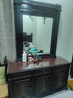 Dressing Table with thick glass on surface