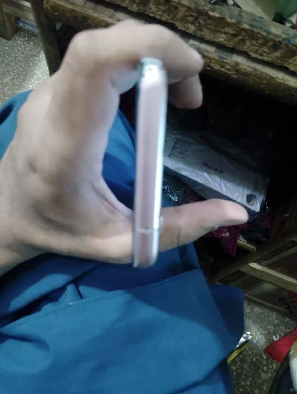 moto g stylus is ka cara tota ha panal Halka sa toda upr sy Baki ok 5