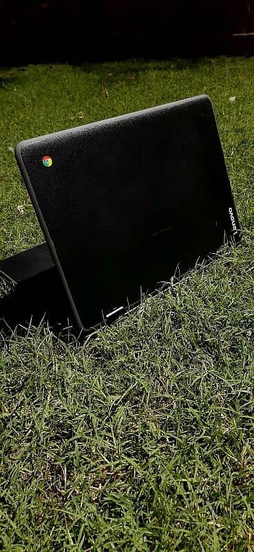 Lenovo 300e Chromebook laptop 2