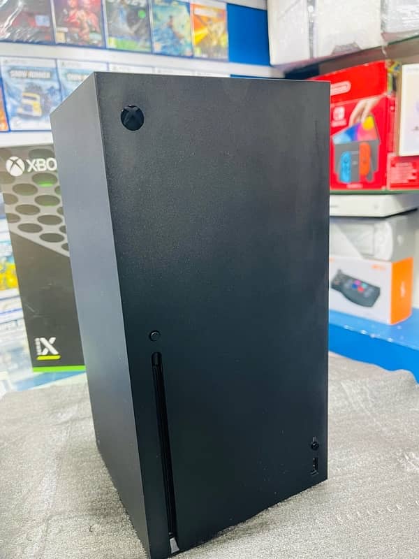 series x 1tb with 14 games 3