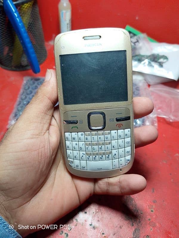 Nokia C3. pta. 6k 4