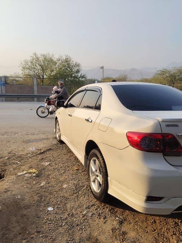 Toyota Corolla Altis 2011 3