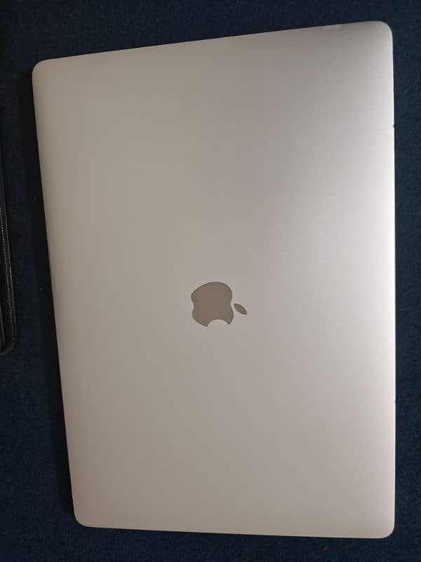 MACBOOK PRO 2017 0