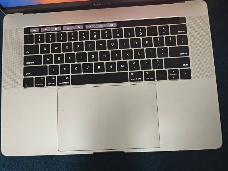 MACBOOK PRO 2017 2