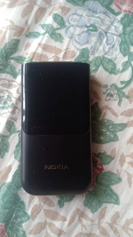 Nokia Flip 2720 1