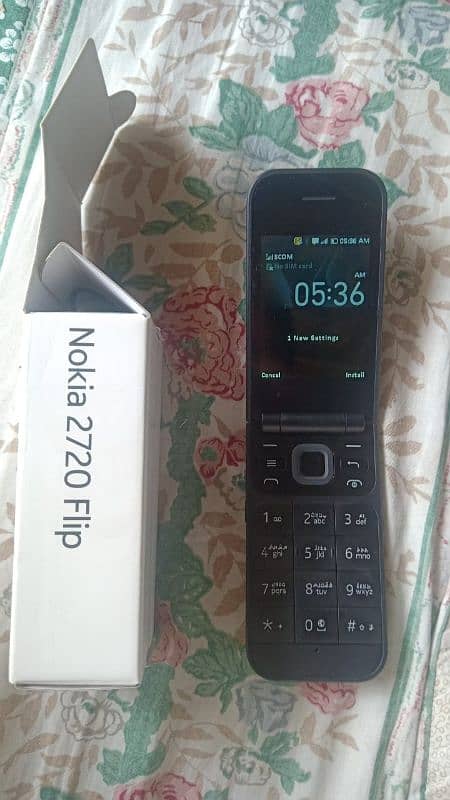 Nokia Flip 2720 5