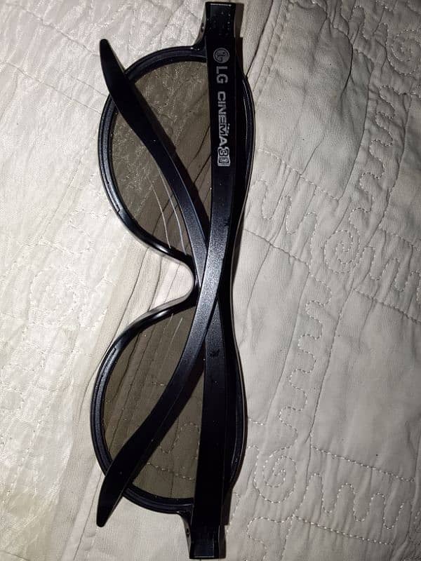 LG cenima 3D glasses 6