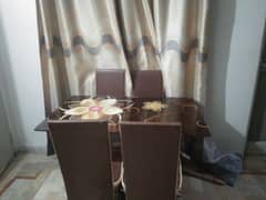 Dinning Table 4 Chair For Sale in Good Condition