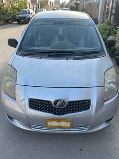 Toyota Vitz F 1.0