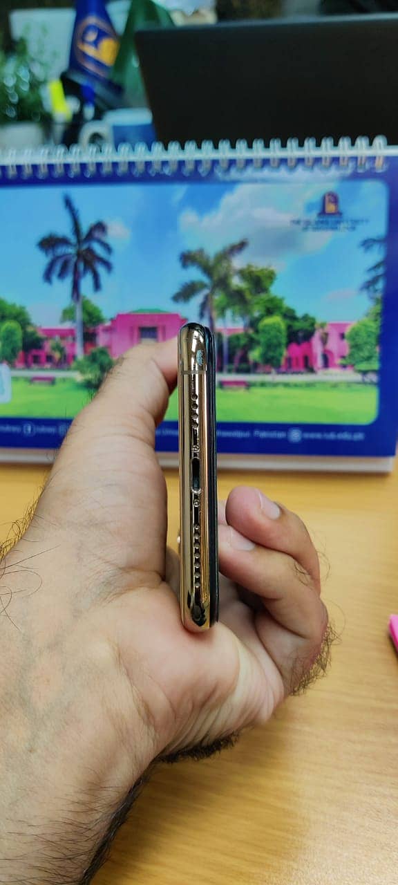 Apple iPhone XS Max 256 GB PTA Approved 1