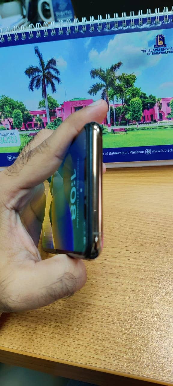 Apple iPhone XS Max 256 GB PTA Approved 3