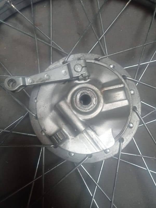 Honda cg 125 front hub. 0