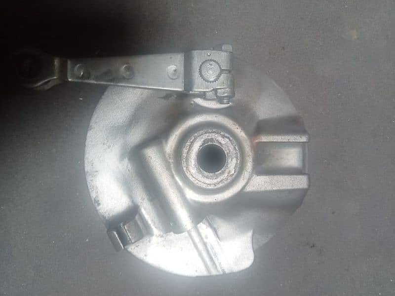 Honda cg 125 front hub. 3