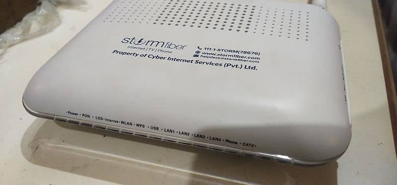 Strom fiber internet Router just like new 1