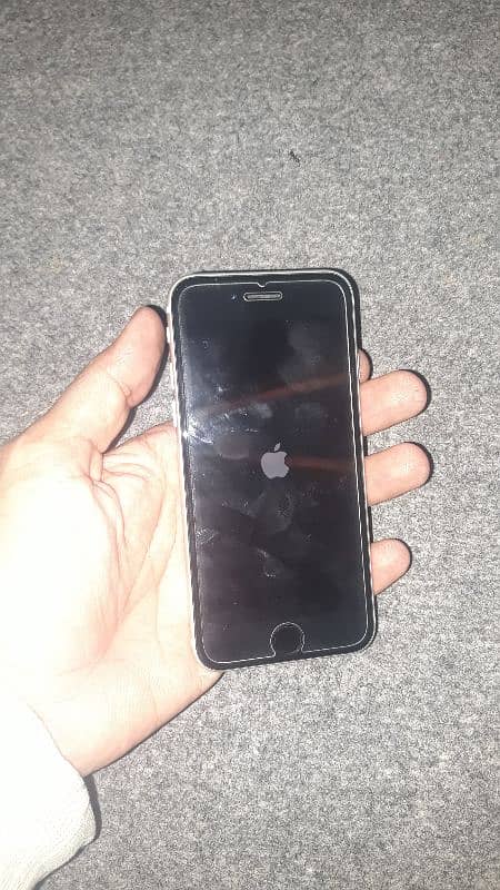 iphone SE 10/10 condition jv 6