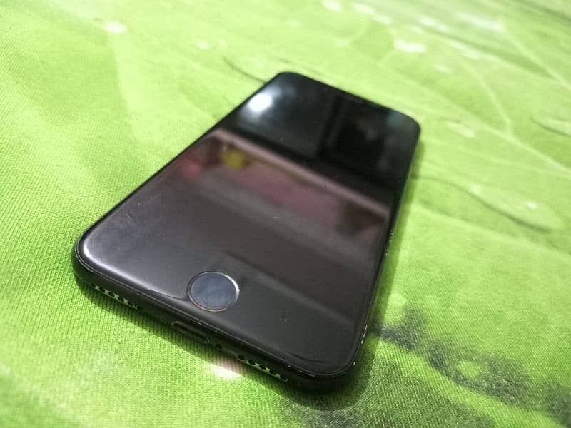 Iphone 7.128gb PTA approved 1