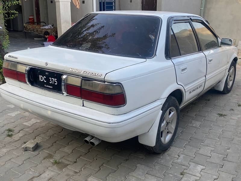 Toyota Corolla 1988 3