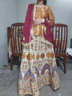 mehndi lehnga's