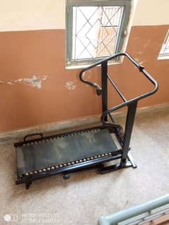 treadmill (jogging machine)