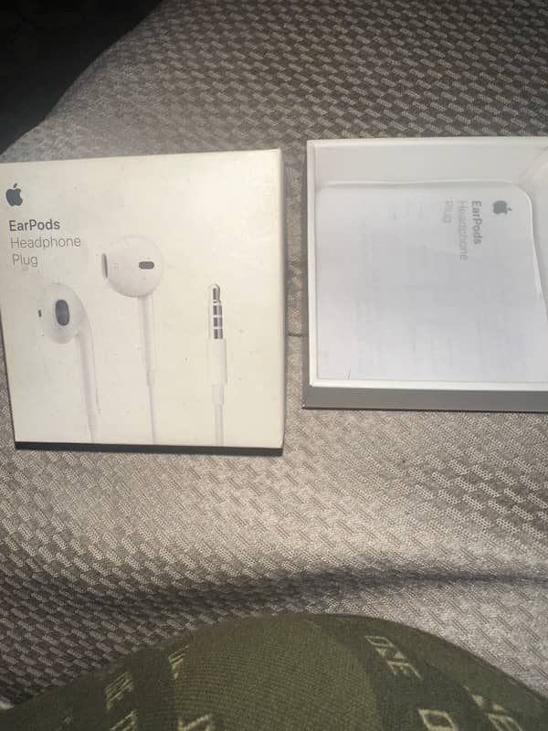 I Phone 14 Pro Max Head Phone Original and Others IPhone Head Phone 2