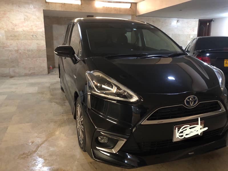 Toyota Sienta 2017 1