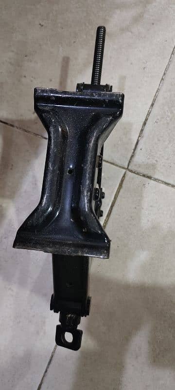 Car jack used in puncture just like new 5