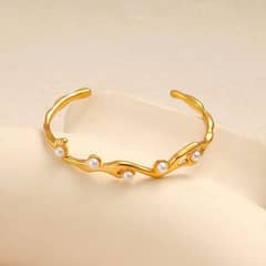 Adjustable gold plated modern chain bracelet for women