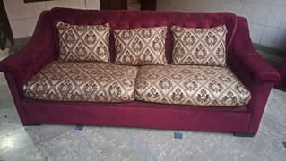 5 Seater Sofa Set - Akhrot Wood - neat and clean