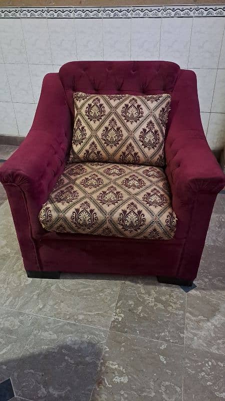 5 Seater Sofa Set - Akhrot Wood - neat and clean 7