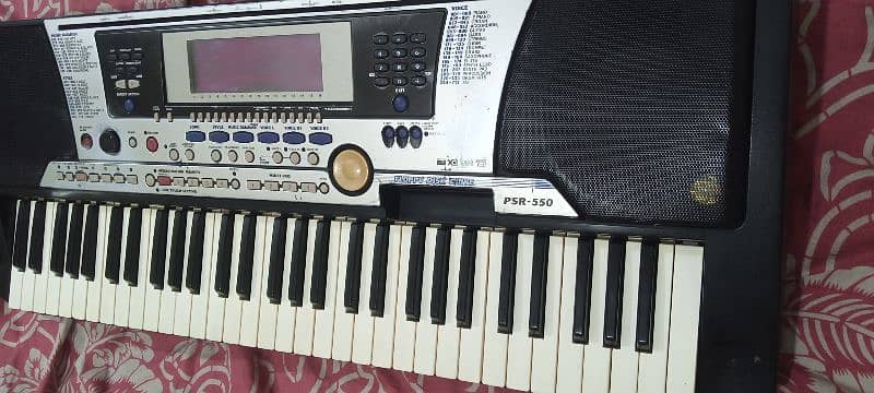 Yamaha PSR 550 Professional Piano Keyboard Casio Roland Korg 2