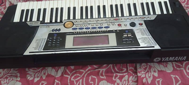 Yamaha PSR 550 Professional Piano Keyboard Casio Roland Korg 3