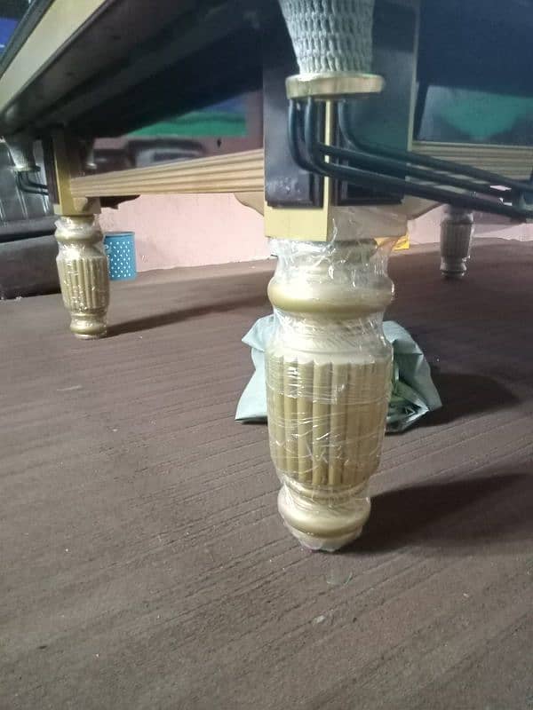 shander table wood cushan 6/12 urgent for sale 2