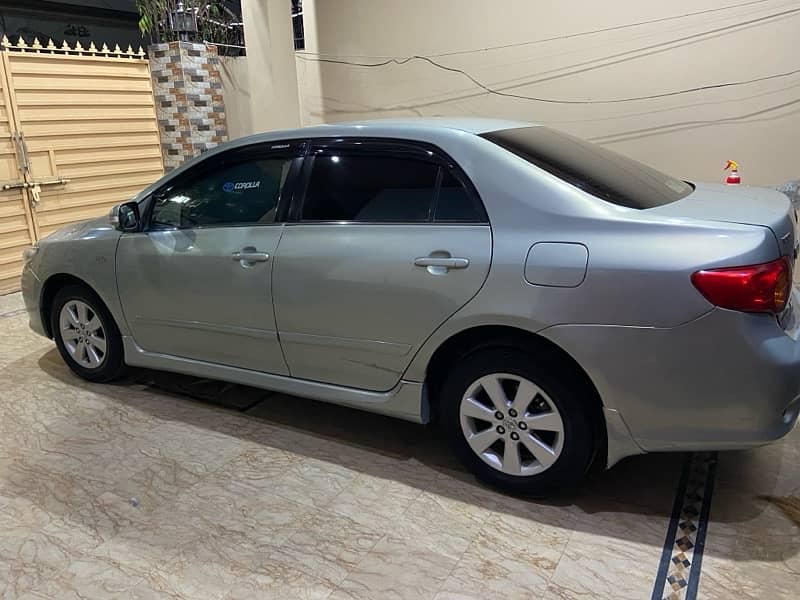 Toyota Corolla Altis 2010 4