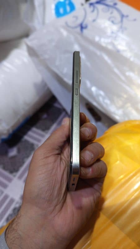 Vivo v25e 8+8/128 Golden 3