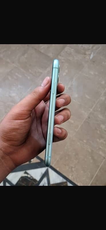 iPhone 11 non PTA 3