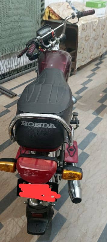 Honda cd 70. 1