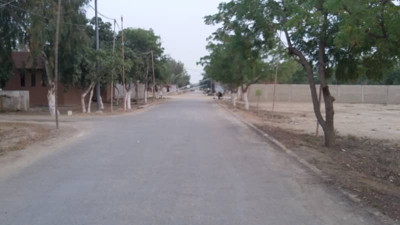 240 SQUARE YARDS LEASED PLOT FOR SALE IN BLOCK 4 SAADI GARDEN SCHEME 33 KARACHI 0