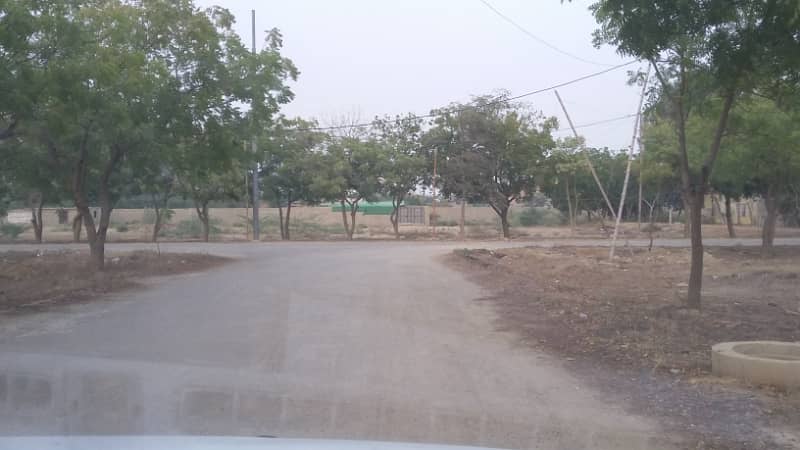 240 SQUARE YARDS LEASED PLOT FOR SALE IN BLOCK 4 SAADI GARDEN SCHEME 33 KARACHI 4