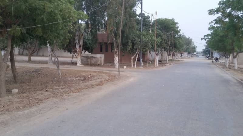 240 SQUARE YARDS LEASED PLOT FOR SALE IN BLOCK 4 SAADI GARDEN SCHEME 33 KARACHI 5